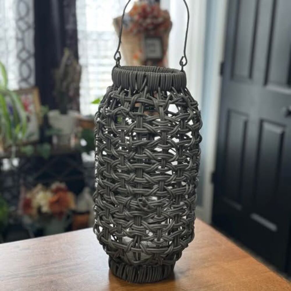 Signature Design by Ashley Evonne 17" Indoor/Outdoor Casual  Faux Rattan Lantern
